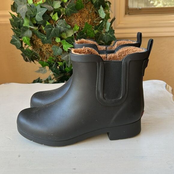 Chooka Black Slip On Waterproof Winter Boots Textured Sole Women’s Size 6 EUC - Picture 2 of 12